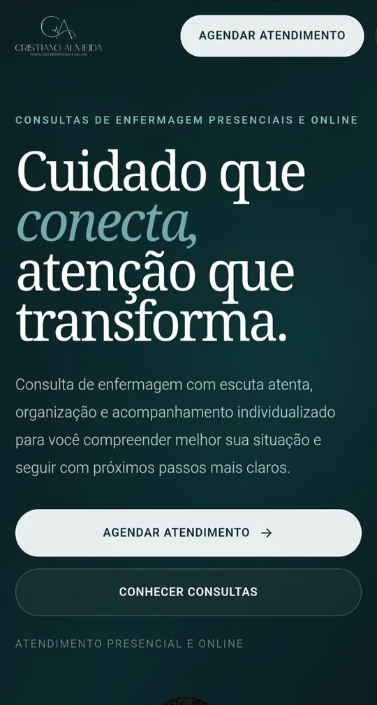 Cristiano Almeida no celular